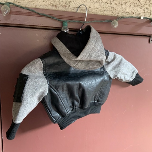 Baby’s first leather jacket Size 6/9 months - Picture 4 of 4